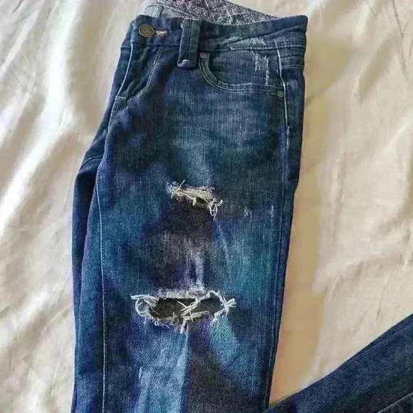 Paige Premium Denim, Ripped Jeans, Flare leg, Size  5, Low raise - Picture 3 of 10